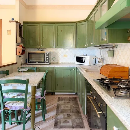 Holiday home Tra Tetti E Mare - Helloelba *