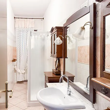 Holiday home Tra Tetti E Mare - Helloelba *