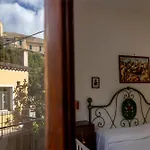 Semesterbostad Tra Tetti E Mare - Helloelba *