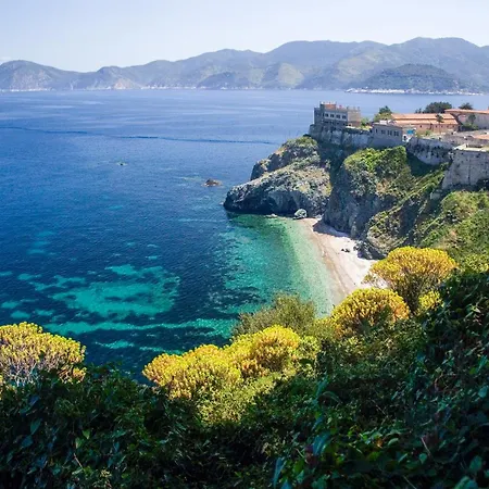 Tra Tetti E Mare - Helloelba