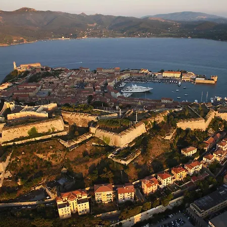 Tra Tetti E Mare - Helloelba Ferienhaus Portoferraio