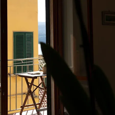 Ferienhaus Tra Tetti E Mare - Helloelba *