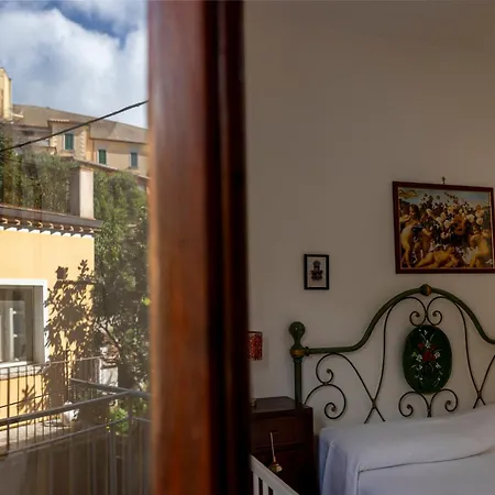 Ferienhaus Tra Tetti E Mare - Helloelba *