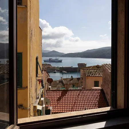Ferienhaus Tra Tetti E Mare - Helloelba