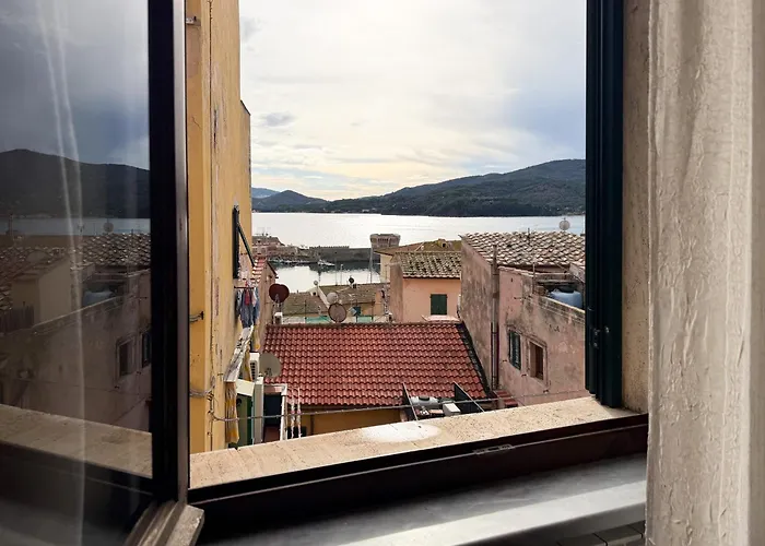 Tra Tetti E Mare - Helloelba
